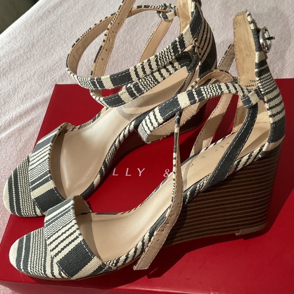Kelly & Katie wedges